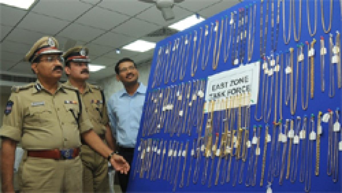 Chain-snatcher nabbed; 9 tolas gold recovered